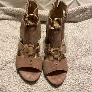 Chunky heel bootie rose/tan color